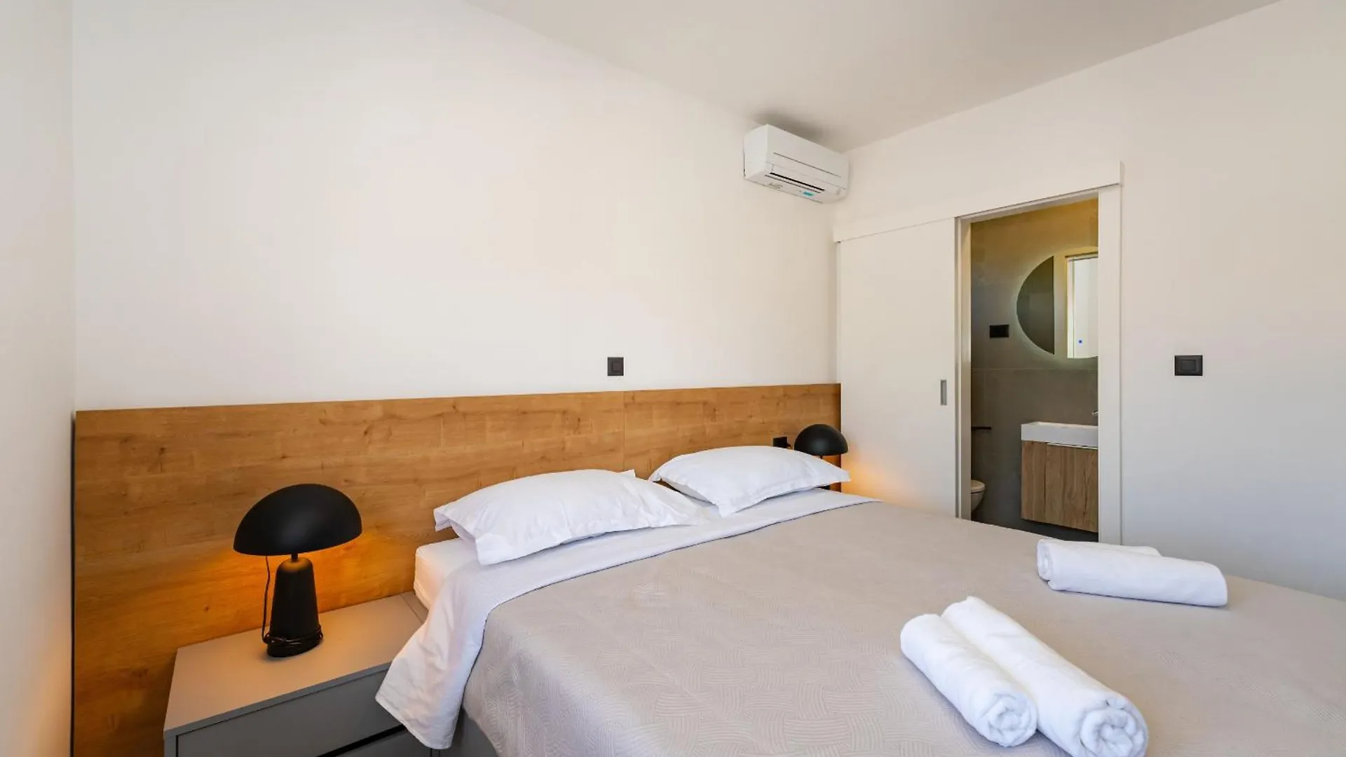 My Dalmatia - Villa Campi Dalmatia With Private Heated Pool And Sauna Galovac 0*,