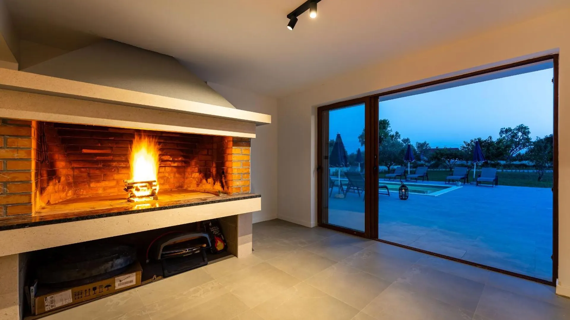 My Dalmatia - Villa Campi Dalmatia With Private Heated Pool And Sauna Galovac 別荘